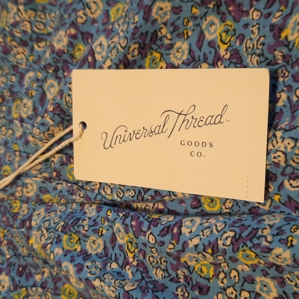 Universal Thread Top. Nwt. - image 8